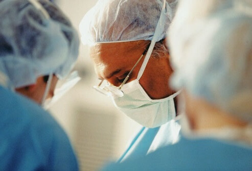 جراحی در اختلالات تیروئید