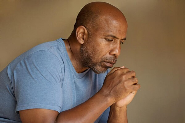 علایم افسردگی عبارتند از کاهش علاقه به فعالیت های لذت بخش و خلق و خوی ضعیف