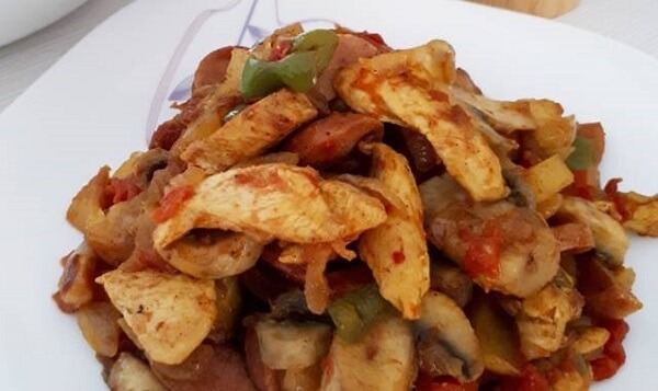 خوراک مرغ و قارچ رژیمی ساده