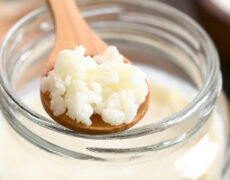 کفیر چیست؟ خواص، طرز تهیه و تاثیرات کفیر بر سلامتی بدن کفیر چیست؟ خواص، طرز تهیه و تاثیرات کفیر بر سلامتی بدن