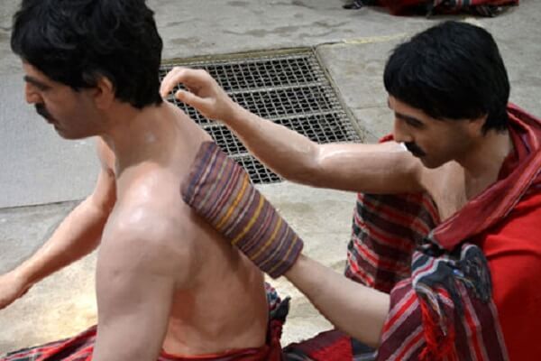 نکات مهم حمام رفتن - چگونه از لیف و کیسه استفاده کنیم