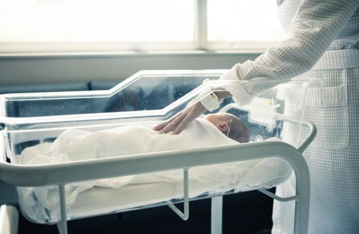 کودکان در اولین سال زندگی خود و زمان قبل و بعد از تولد بیشترین خطر ابتلا به سکته را دارند.