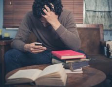 خود بیمار انگاری (هیپوکندریا) و هر آنچه که باید درباره آن بدانید!