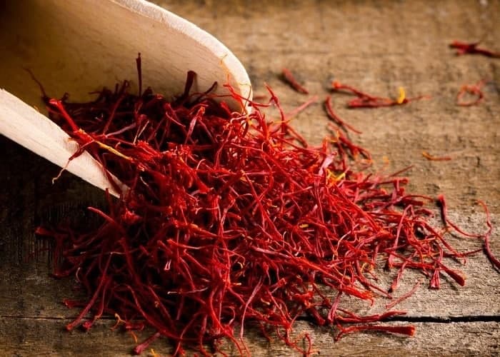 🌱 تعبیر خواب زعفران از نظر معبران معروف و موضوعات مختلف