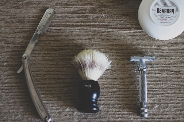 🔪 تعبیر خواب ژیلت و تیغ زدن از نظر معبران معروف و موضوعات مختلف