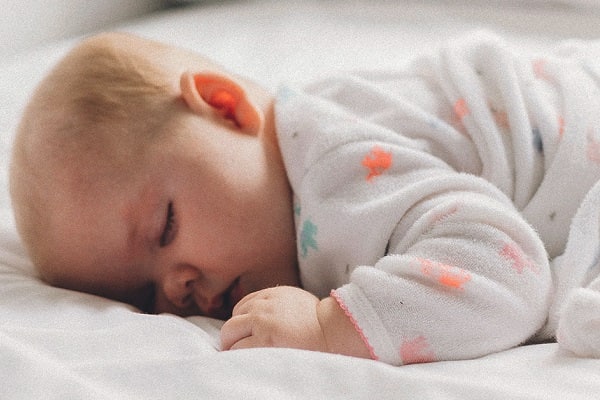 👶 تعبیر خواب نوزاد از نظر معبران معروف و موضوعات مختلف