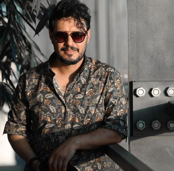 بیوگرافی و زندگی نامه جواد عزتی