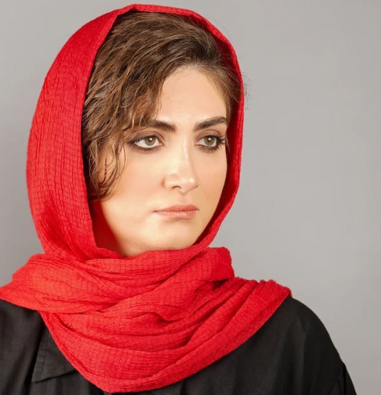 الناز ملک با میکاپ زیبا