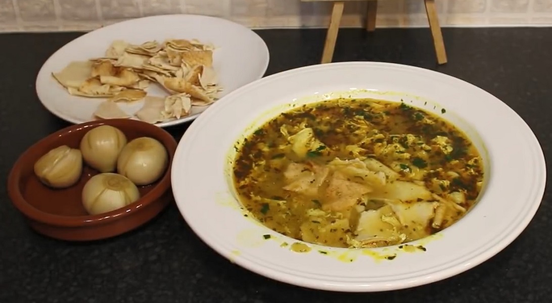 اشکنه لپه تبریزی با رشته و تخم مرغ