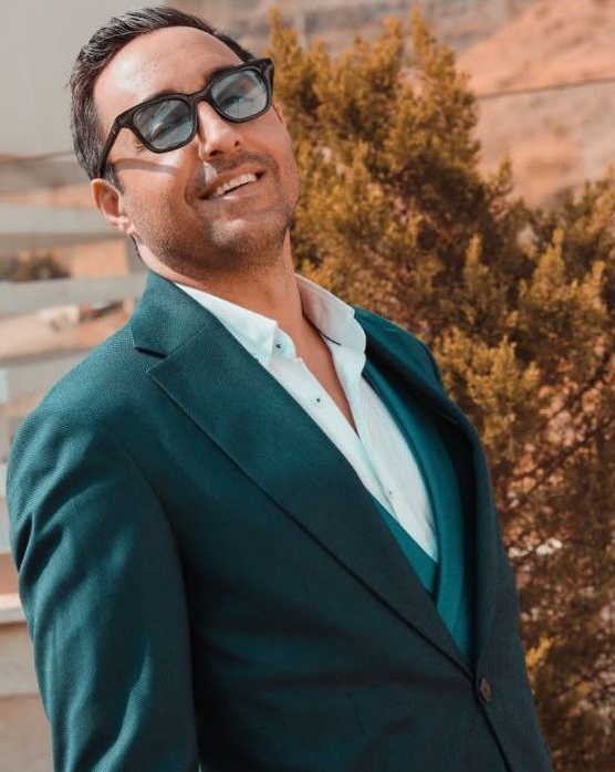 بیوگرافی و زندگینامه امیرحسین رستمی