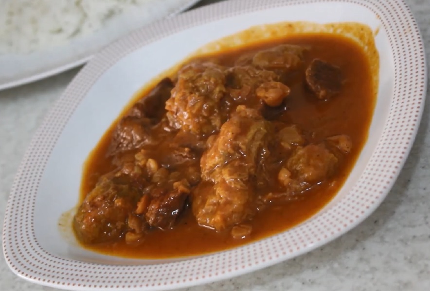 خورشت آلو مجلسی با گوشت