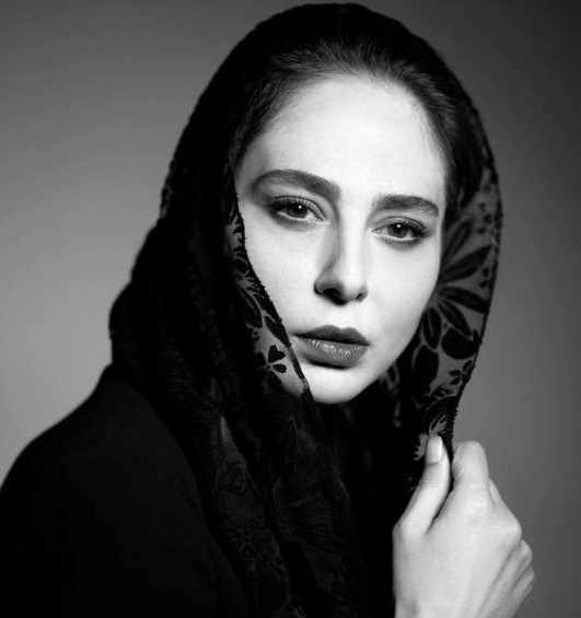 بیوگرافی و زندگینامه رعنا آزادی ور بیوگرافی و زندگینامه رعنا آزادی ور