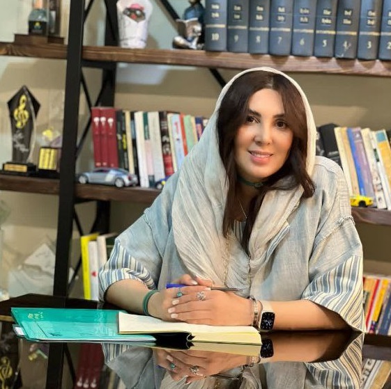 لیلا بلوکات در کتابخانه