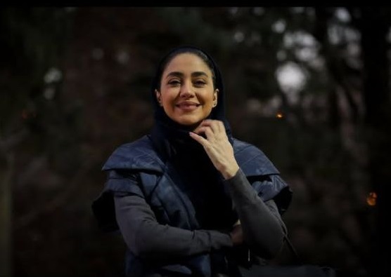 بهاره کیان افشار در حال خندیدن