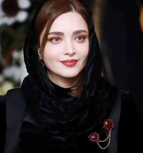 بیوگرافی و زندگینامه بهنوش طباطبایی بیوگرافی و زندگینامه بهنوش طباطبایی