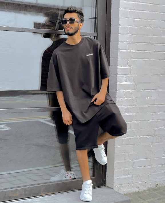 بیوگرافی و زندگینامه مهراد جم بیوگرافی و زندگینامه مهراد جم