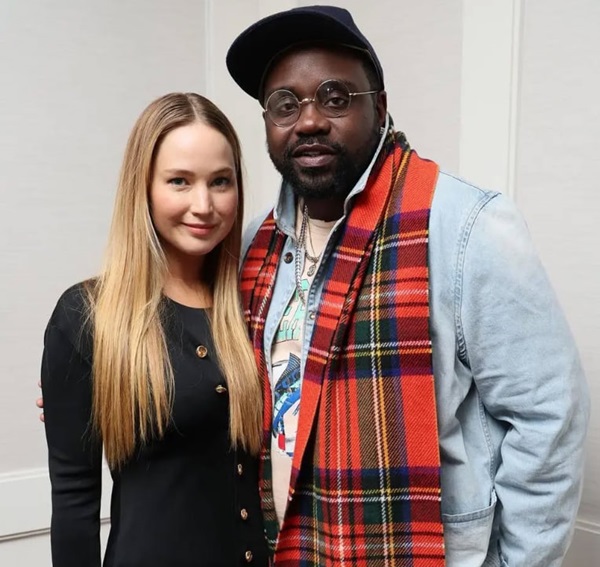 جنیفر لارنس در کنار همکارش