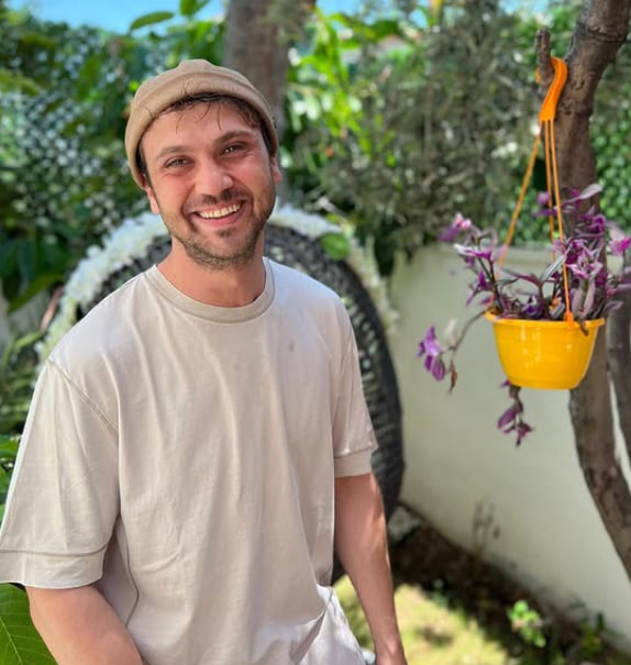 بیوگرافی و زندگینامه آراس بولوت اینملی