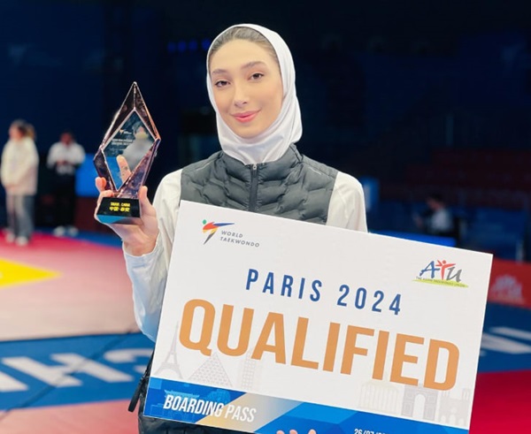 مبینا نعمت زاده