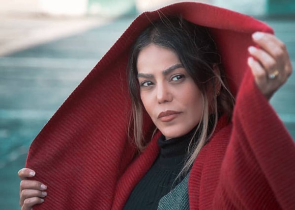 بیوگرافی و زندگینامه مهنوش صادقی