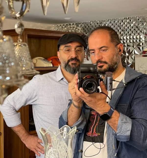 نیما کرمی در کنار دوستش